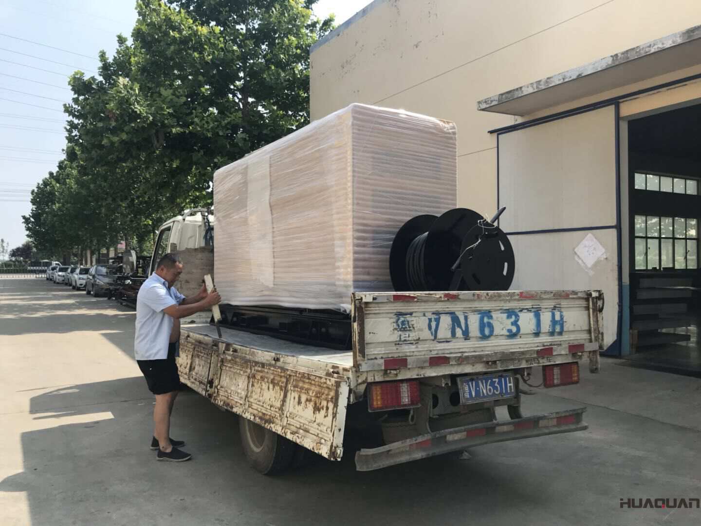 發(fā)貨了！10月9日一臺20kw靜音箱型柴油發(fā)電機組已發(fā)往上海