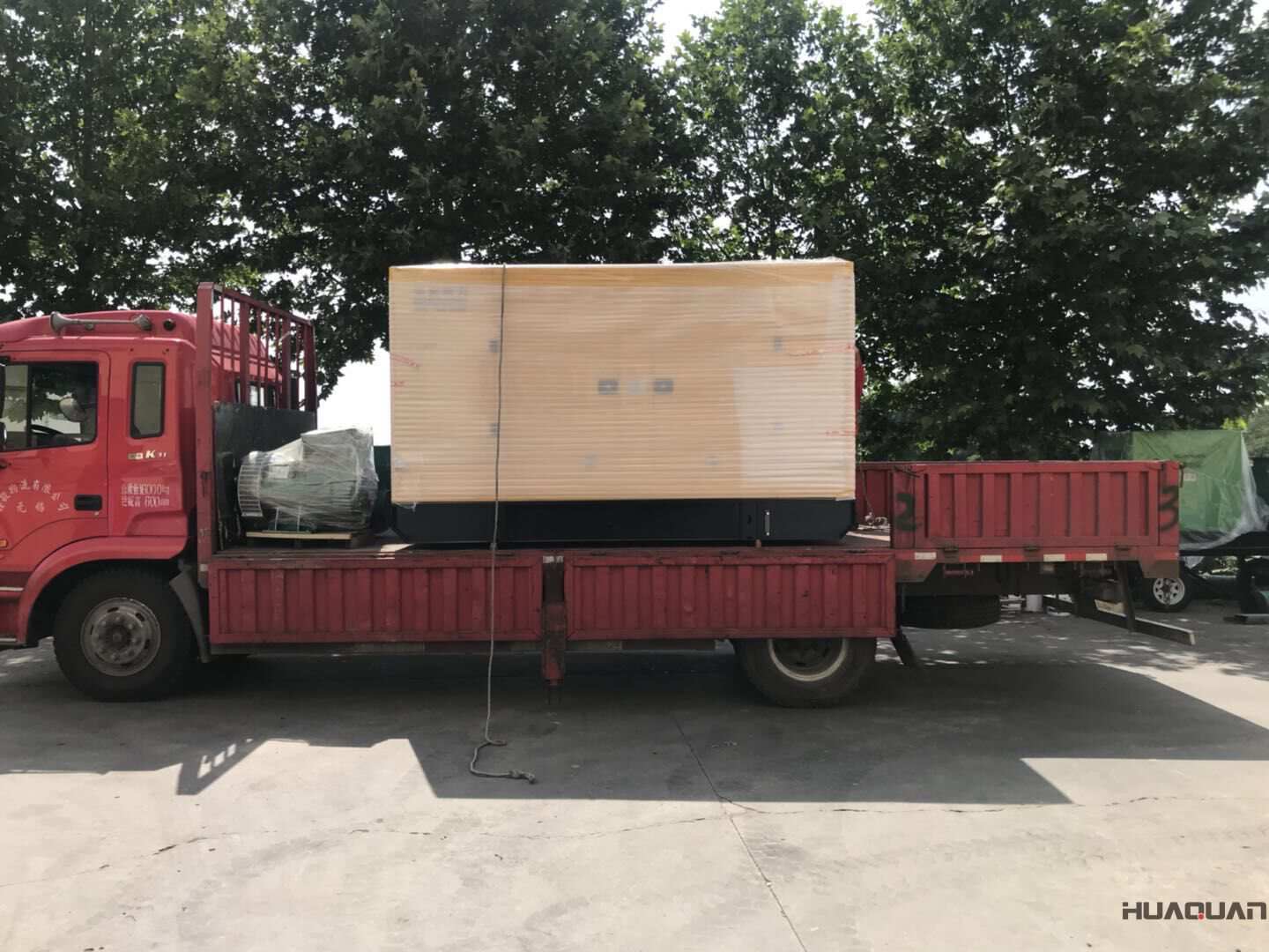 發(fā)貨了！10月12日一臺200kw防雨棚型柴油發(fā)電機組已發(fā)往山東