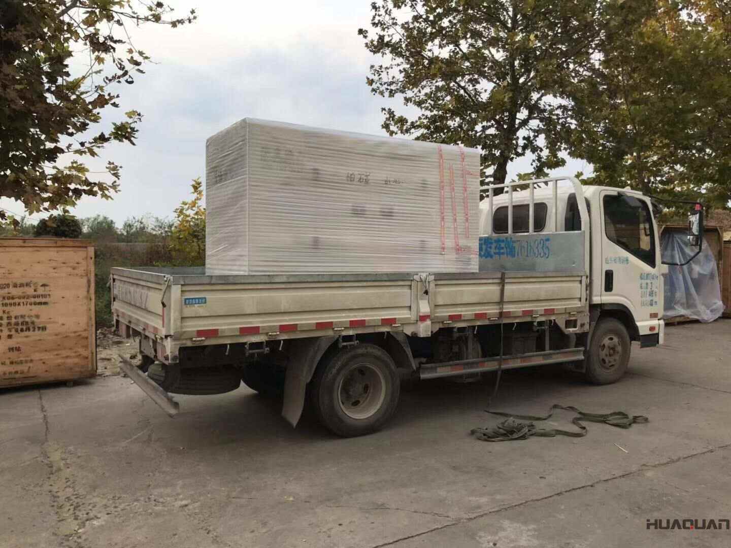 10月21日，柴先生訂購(gòu)的一臺(tái)500kw自動(dòng)化柴油發(fā)電機(jī)組從華全動(dòng)力成功發(fā)往內(nèi)蒙古