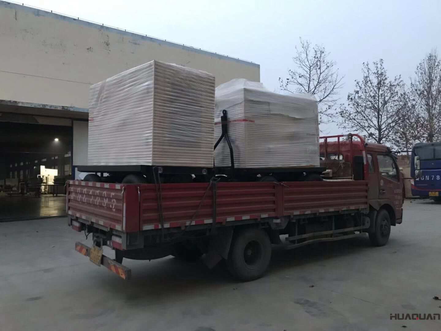 11月7日，山東馬先生從華全動(dòng)力采購了兩臺(tái)10kw防雨棚柴油發(fā)電機(jī)組，現(xiàn)在已經(jīng)順利發(fā)往目的地